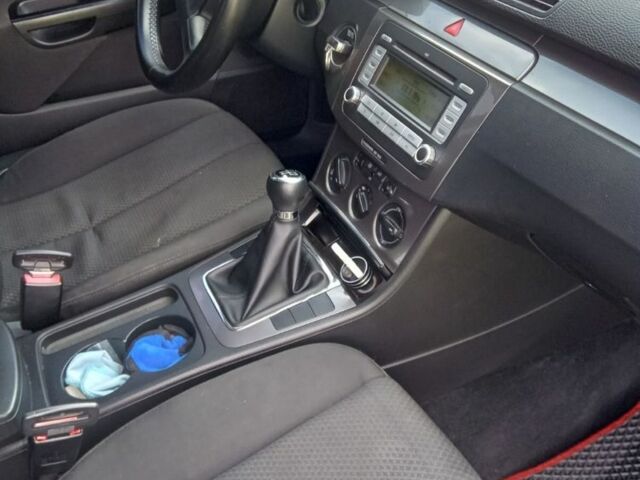 Синий Фольксваген Пассат, объемом двигателя 1.6 л и пробегом 188 тыс. км за 6800 $, фото 3 на Automoto.ua