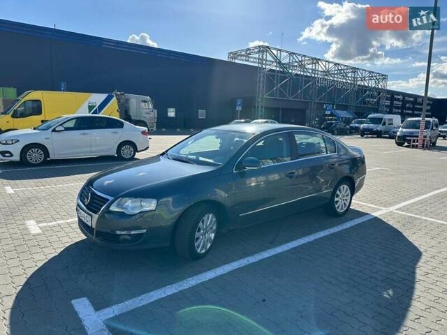 Синій Фольксваген Пассат, об'ємом двигуна 1.6 л та пробігом 250 тис. км за 7500 $, фото 2 на Automoto.ua