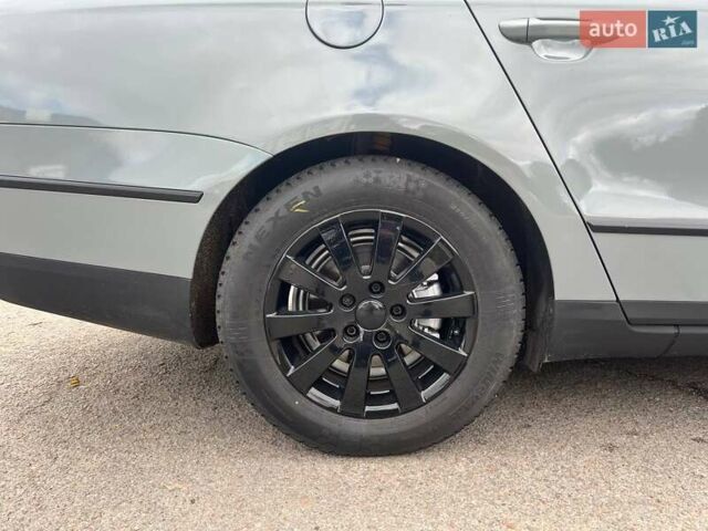 Синий Фольксваген Пассат, объемом двигателя 1.97 л и пробегом 185 тыс. км за 8500 $, фото 11 на Automoto.ua