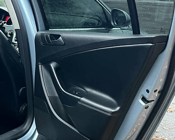 Синій Фольксваген Пассат, об'ємом двигуна 1.8 л та пробігом 345 тис. км за 6900 $, фото 27 на Automoto.ua