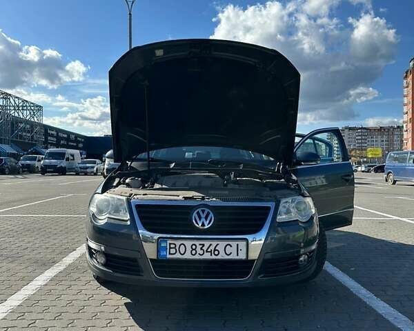 Синій Фольксваген Пассат, об'ємом двигуна 1.6 л та пробігом 250 тис. км за 7500 $, фото 4 на Automoto.ua