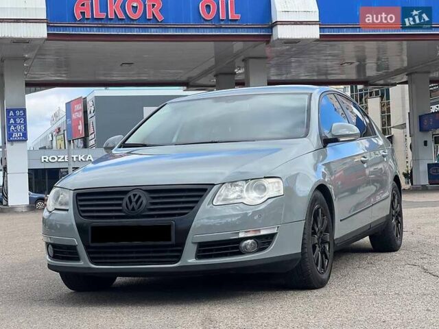 Синий Фольксваген Пассат, объемом двигателя 1.97 л и пробегом 185 тыс. км за 8500 $, фото 5 на Automoto.ua