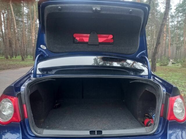 Синій Фольксваген Пассат, об'ємом двигуна 2 л та пробігом 100 тис. км за 7600 $, фото 2 на Automoto.ua