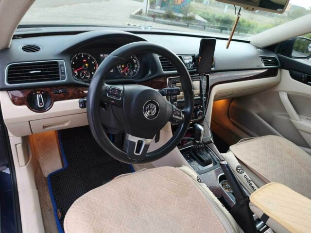 Синий Фольксваген Пассат, объемом двигателя 2.5 л и пробегом 400 тыс. км за 7500 $, фото 3 на Automoto.ua