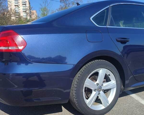 Синий Фольксваген Пассат, объемом двигателя 2.5 л и пробегом 216 тыс. км за 10500 $, фото 2 на Automoto.ua