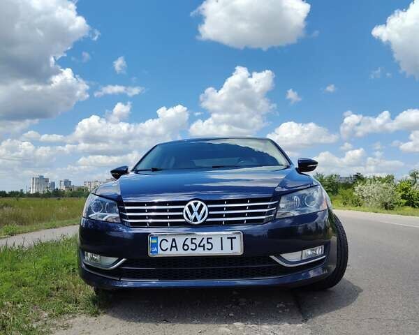 Синій Фольксваген Пассат, об'ємом двигуна 2.5 л та пробігом 213 тис. км за 10500 $, фото 3 на Automoto.ua