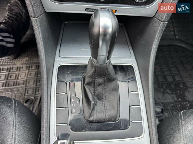 Синій Фольксваген Пассат, об'ємом двигуна 2.5 л та пробігом 177 тис. км за 9500 $, фото 24 на Automoto.ua