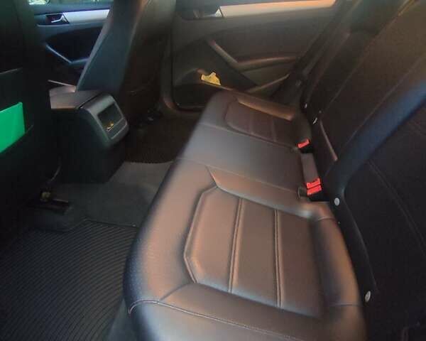 Синий Фольксваген Пассат, объемом двигателя 2.5 л и пробегом 216 тыс. км за 10500 $, фото 14 на Automoto.ua