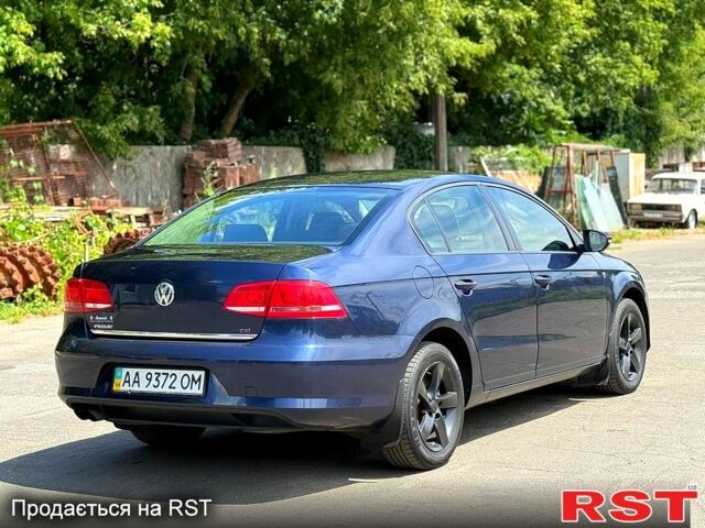 Синій Фольксваген Пассат, об'ємом двигуна 1.8 л та пробігом 261 тис. км за 7800 $, фото 2 на Automoto.ua