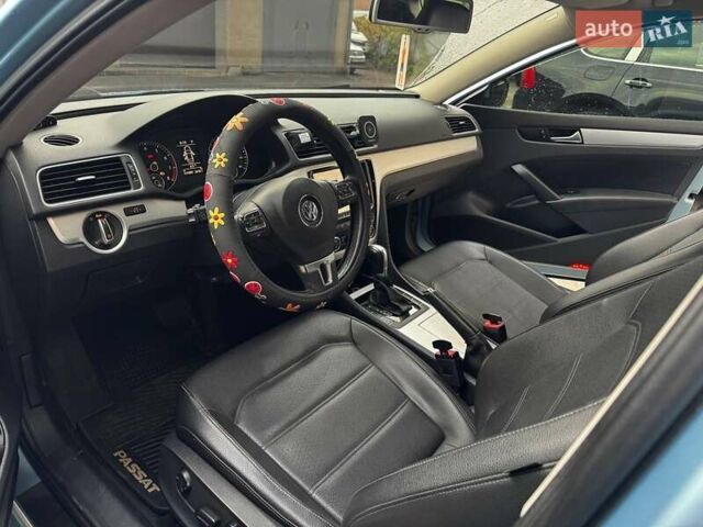Синий Фольксваген Пассат, объемом двигателя 2.48 л и пробегом 130 тыс. км за 12000 $, фото 6 на Automoto.ua