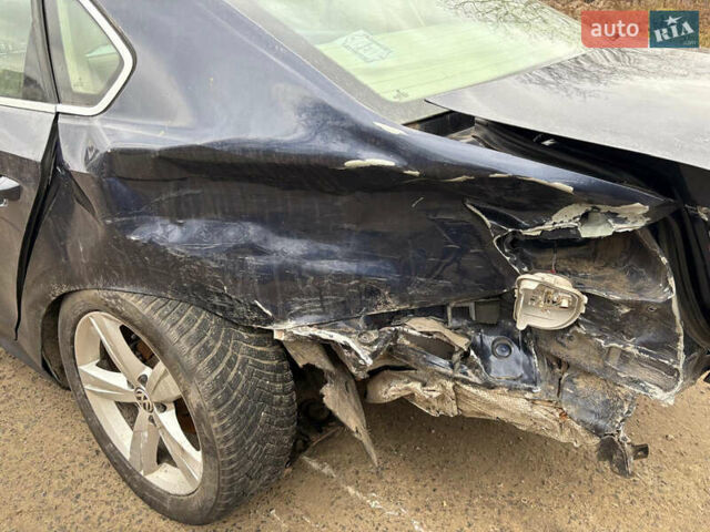 Синий Фольксваген Пассат, объемом двигателя 2.5 л и пробегом 156 тыс. км за 5500 $, фото 3 на Automoto.ua