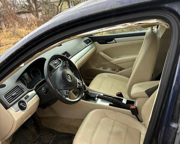 Синий Фольксваген Пассат, объемом двигателя 2.5 л и пробегом 156 тыс. км за 5500 $, фото 5 на Automoto.ua