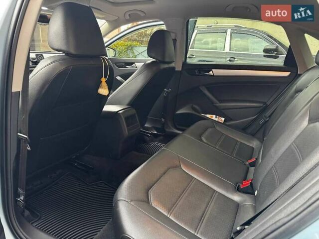 Синий Фольксваген Пассат, объемом двигателя 2.48 л и пробегом 130 тыс. км за 12000 $, фото 5 на Automoto.ua