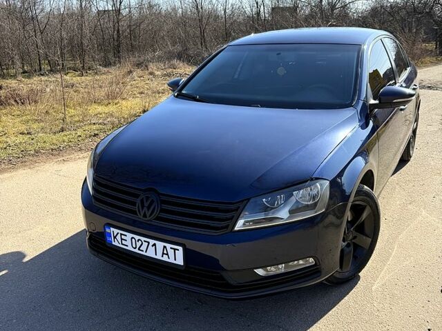 Синий Фольксваген Пассат, объемом двигателя 1.8 л и пробегом 265 тыс. км за 9000 $, фото 9 на Automoto.ua