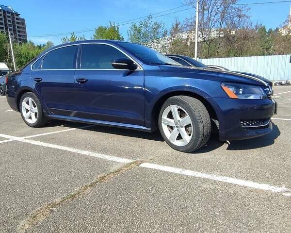 Синий Фольксваген Пассат, объемом двигателя 2.5 л и пробегом 216 тыс. км за 10500 $, фото 4 на Automoto.ua