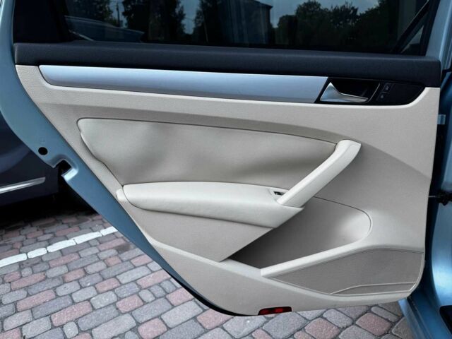 Синий Фольксваген Пассат, объемом двигателя 2.5 л и пробегом 330 тыс. км за 6790 $, фото 22 на Automoto.ua