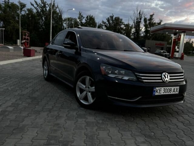 Синий Фольксваген Пассат, объемом двигателя 2.5 л и пробегом 213 тыс. км за 8800 $, фото 1 на Automoto.ua