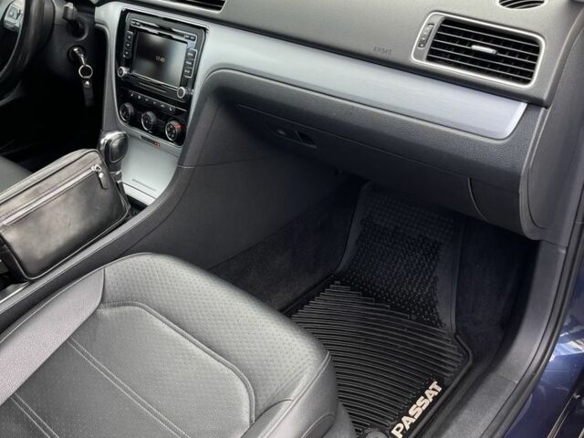 Синий Фольксваген Пассат, объемом двигателя 2.5 л и пробегом 300 тыс. км за 7500 $, фото 9 на Automoto.ua