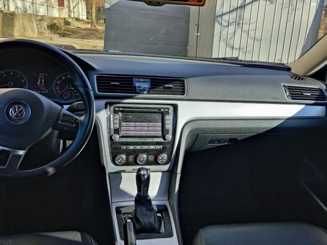 Синий Фольксваген Пассат, объемом двигателя 2.5 л и пробегом 240 тыс. км за 8000 $, фото 7 на Automoto.ua