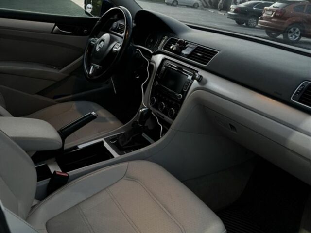 Синий Фольксваген Пассат, объемом двигателя 2.5 л и пробегом 213 тыс. км за 8800 $, фото 8 на Automoto.ua