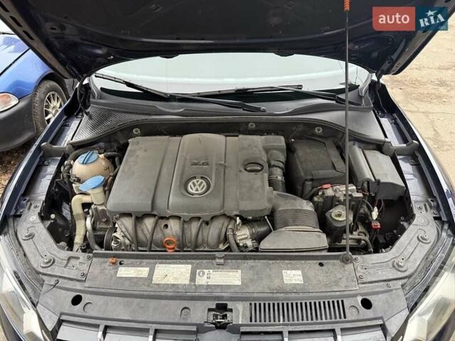 Синій Фольксваген Пассат, об'ємом двигуна 2.5 л та пробігом 127 тис. км за 11900 $, фото 13 на Automoto.ua