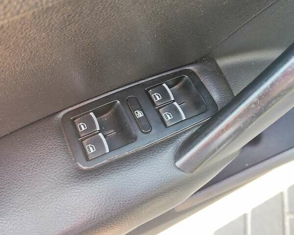 Синій Фольксваген Пассат, об'ємом двигуна 2.48 л та пробігом 340 тис. км за 7900 $, фото 8 на Automoto.ua