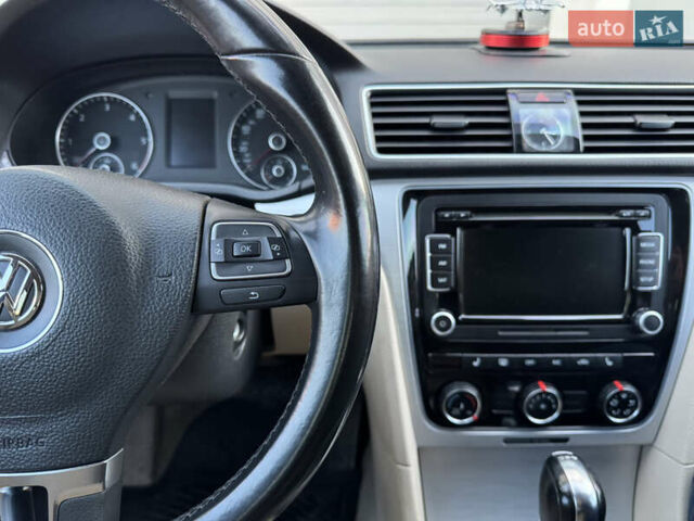 Синий Фольксваген Пассат, объемом двигателя 1.97 л и пробегом 170 тыс. км за 10590 $, фото 28 на Automoto.ua