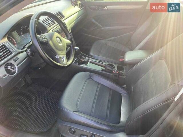 Синий Фольксваген Пассат, объемом двигателя 2.5 л и пробегом 188 тыс. км за 9400 $, фото 5 на Automoto.ua