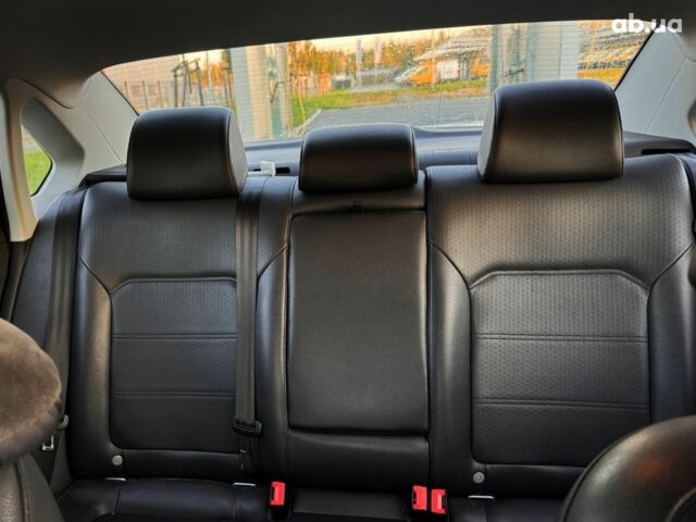 Синий Фольксваген Пассат, объемом двигателя 2.5 л и пробегом 207 тыс. км за 8800 $, фото 11 на Automoto.ua