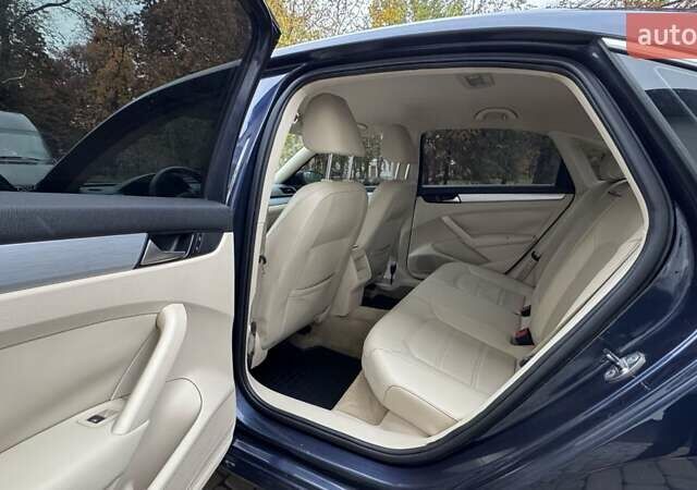 Синий Фольксваген Пассат, объемом двигателя 2.5 л и пробегом 271 тыс. км за 10200 $, фото 14 на Automoto.ua