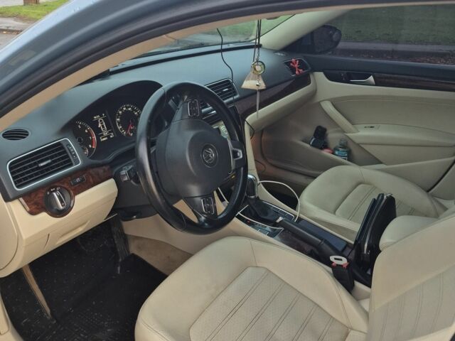 Синий Фольксваген Пассат, объемом двигателя 2.5 л и пробегом 305 тыс. км за 9200 $, фото 4 на Automoto.ua