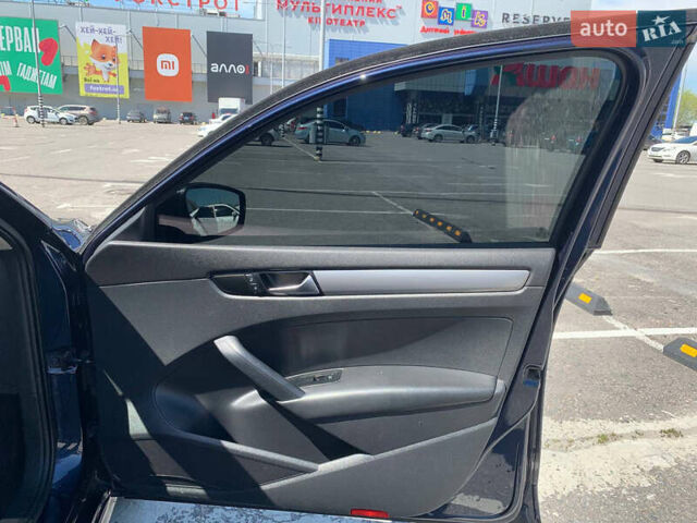 Синий Фольксваген Пассат, объемом двигателя 2.48 л и пробегом 232 тыс. км за 9200 $, фото 21 на Automoto.ua