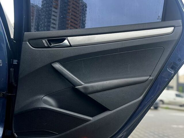 Синий Фольксваген Пассат, объемом двигателя 2.5 л и пробегом 273 тыс. км за 8300 $, фото 6 на Automoto.ua