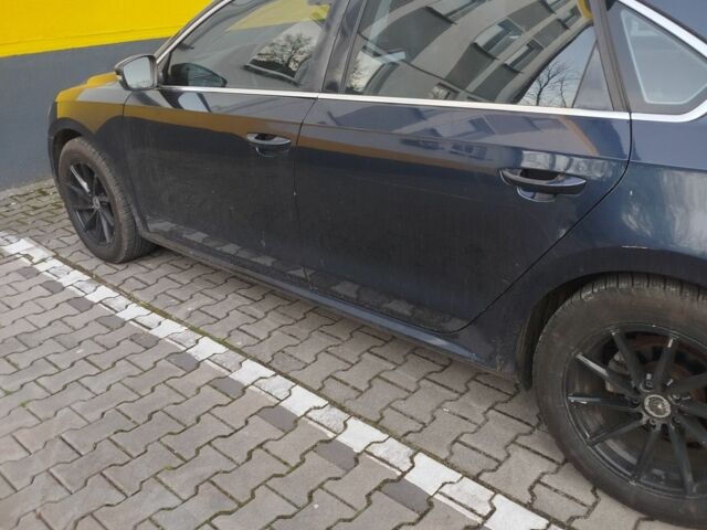 Синий Фольксваген Пассат, объемом двигателя 2.5 л и пробегом 240 тыс. км за 8000 $, фото 20 на Automoto.ua