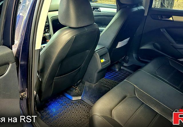 Синій Фольксваген Пассат, об'ємом двигуна 2.5 л та пробігом 205 тис. км за 10100 $, фото 5 на Automoto.ua