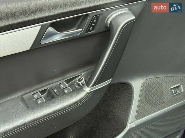 Синий Фольксваген Пассат, объемом двигателя 2 л и пробегом 263 тыс. км за 11690 $, фото 11 на Automoto.ua