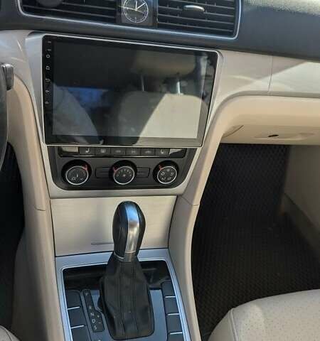 Синий Фольксваген Пассат, объемом двигателя 2.5 л и пробегом 258 тыс. км за 10000 $, фото 7 на Automoto.ua