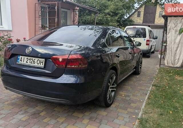 Синий Фольксваген Пассат, объемом двигателя 2.5 л и пробегом 258 тыс. км за 10000 $, фото 3 на Automoto.ua