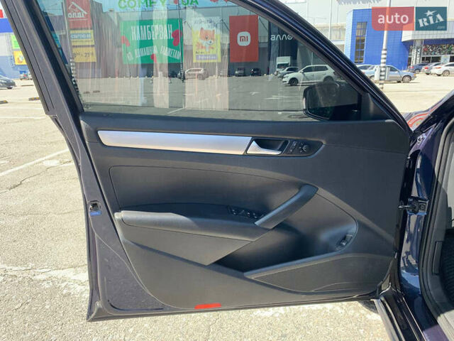 Синий Фольксваген Пассат, объемом двигателя 2.48 л и пробегом 232 тыс. км за 9200 $, фото 13 на Automoto.ua