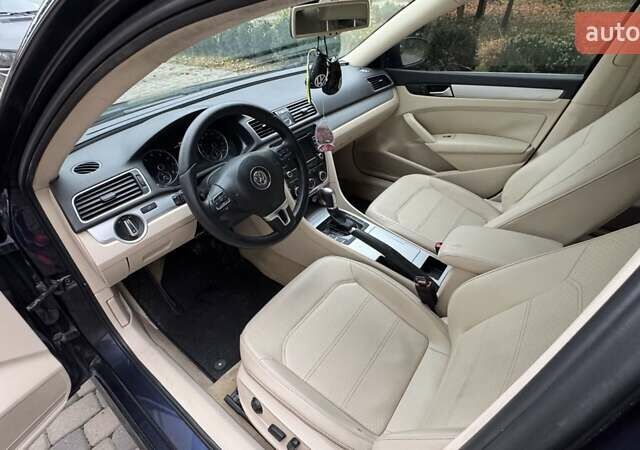 Синий Фольксваген Пассат, объемом двигателя 2.5 л и пробегом 271 тыс. км за 10200 $, фото 12 на Automoto.ua