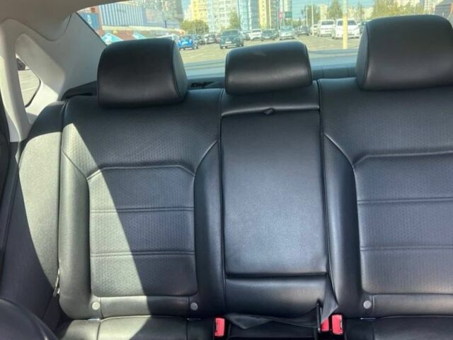 Фольксваген Пассат 2012 в Киеве на Automoto.ua Синий Фольксваген Пассат, объемом двигателя 2.5 л и пробегом 203 тыс. км за 9900 $, фото 11 на Automoto.ua