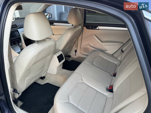 Синий Фольксваген Пассат, объемом двигателя 1.97 л и пробегом 170 тыс. км за 10590 $, фото 41 на Automoto.ua