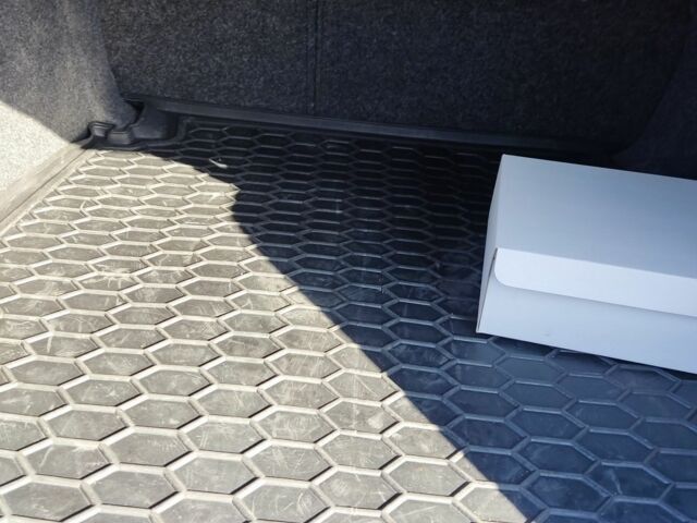 Синий Фольксваген Пассат, объемом двигателя 2.5 л и пробегом 240 тыс. км за 8000 $, фото 11 на Automoto.ua