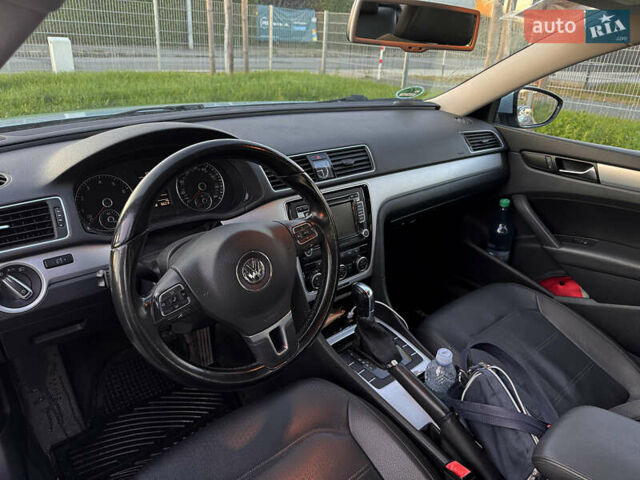 Синій Фольксваген Пассат, об'ємом двигуна 2.5 л та пробігом 198 тис. км за 8800 $, фото 12 на Automoto.ua