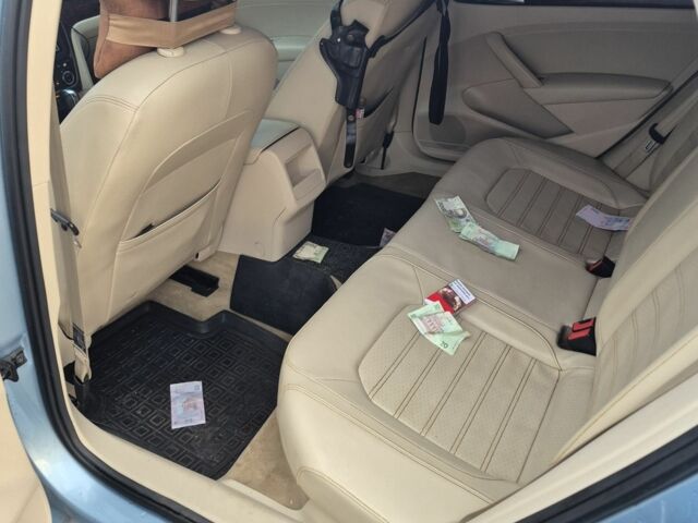 Синий Фольксваген Пассат, объемом двигателя 2.5 л и пробегом 305 тыс. км за 9200 $, фото 5 на Automoto.ua