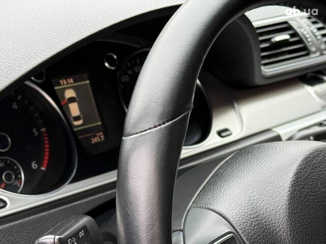 Синий Фольксваген Пассат, объемом двигателя 2 л и пробегом 263 тыс. км за 11690 $, фото 14 на Automoto.ua