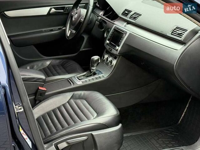 Синий Фольксваген Пассат, объемом двигателя 2 л и пробегом 263 тыс. км за 11690 $, фото 23 на Automoto.ua