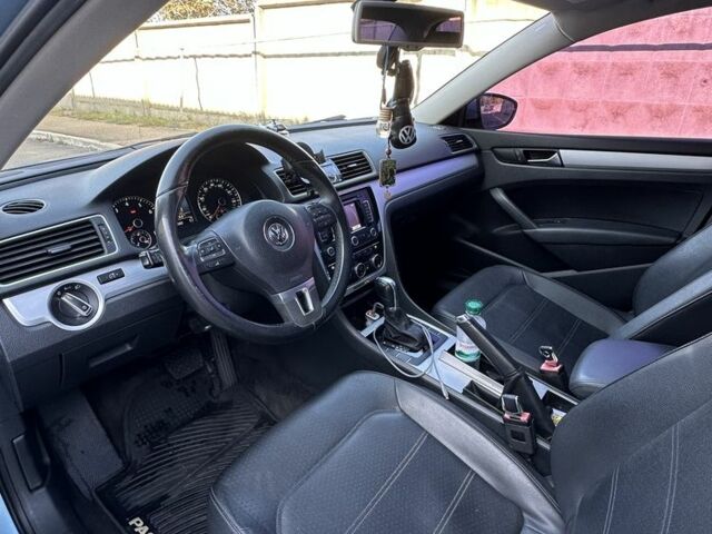 Синий Фольксваген Пассат, объемом двигателя 2.5 л и пробегом 160 тыс. км за 10500 $, фото 2 на Automoto.ua