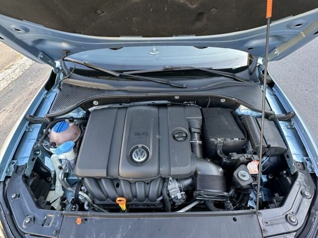 Синий Фольксваген Пассат, объемом двигателя 2.5 л и пробегом 160 тыс. км за 10500 $, фото 1 на Automoto.ua