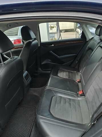 Синий Фольксваген Пассат, объемом двигателя 2 л и пробегом 239 тыс. км за 12200 $, фото 6 на Automoto.ua